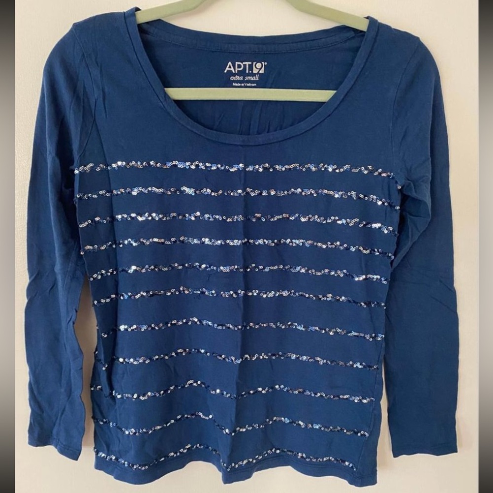 Women’s Apt. 9 blue sequin shirt